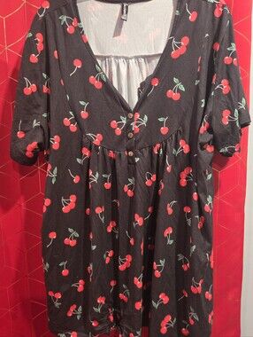 Black Cherry Print Women’s Button Babydoll Top. Size 3x. Has Been Worn...